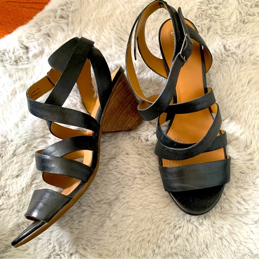 Clarks Strappy Stacked Heel Sandal
